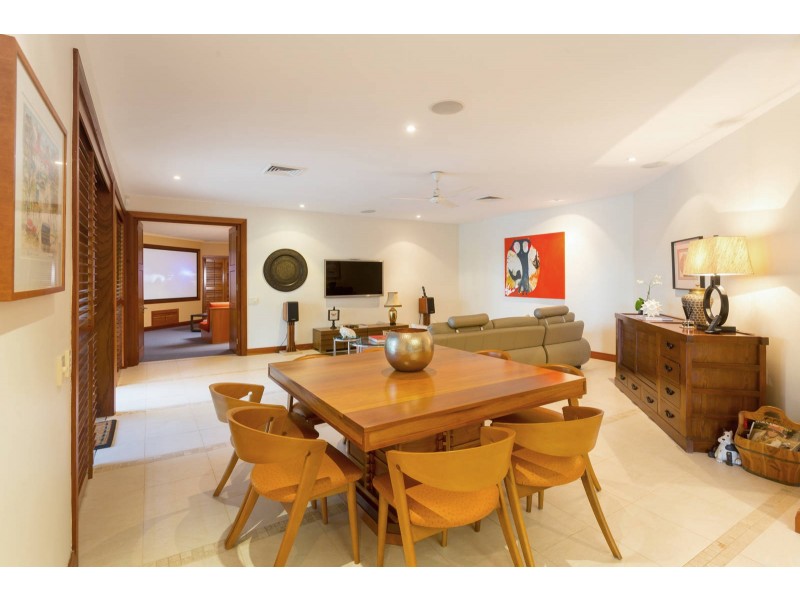 2 Sunset Road, Kenmore QLD 4069