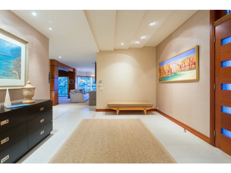 2 Sunset Road, Kenmore QLD 4069