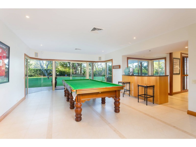 2 Sunset Road, Kenmore QLD 4069