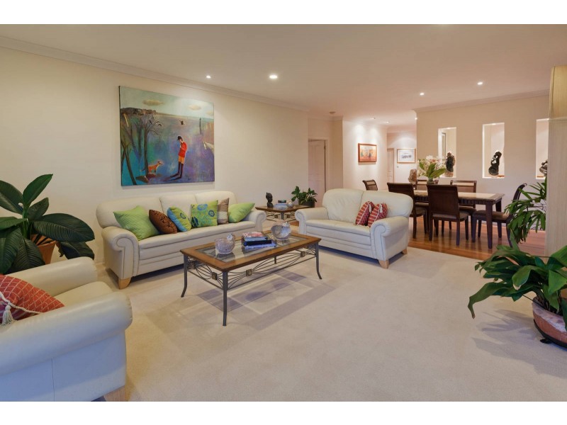 11 Robertson Place, Fig Tree Pocket QLD 4069