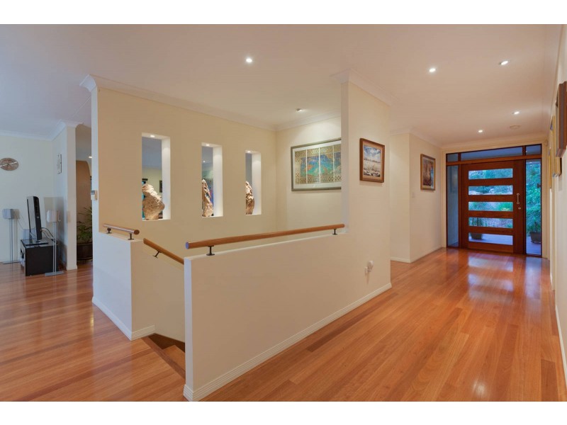 11 Robertson Place, Fig Tree Pocket QLD 4069