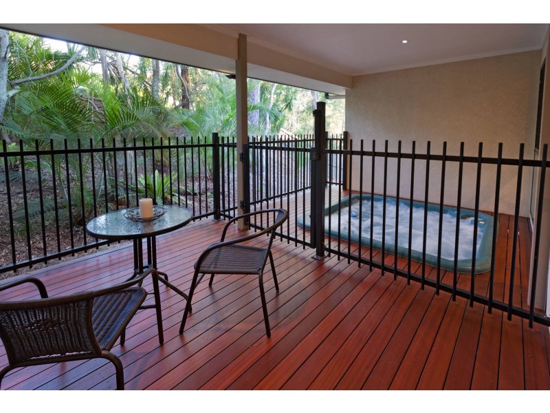 11 Robertson Place, Fig Tree Pocket QLD 4069