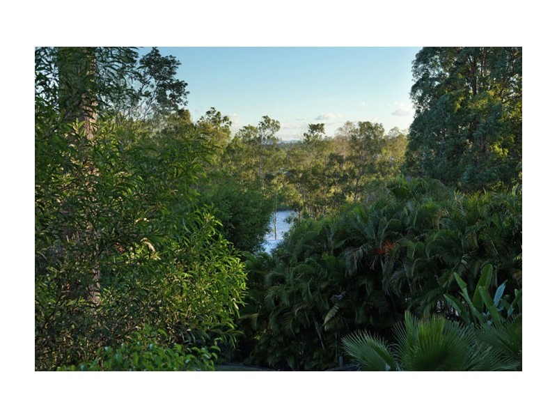 11 Robertson Place, Fig Tree Pocket QLD 4069