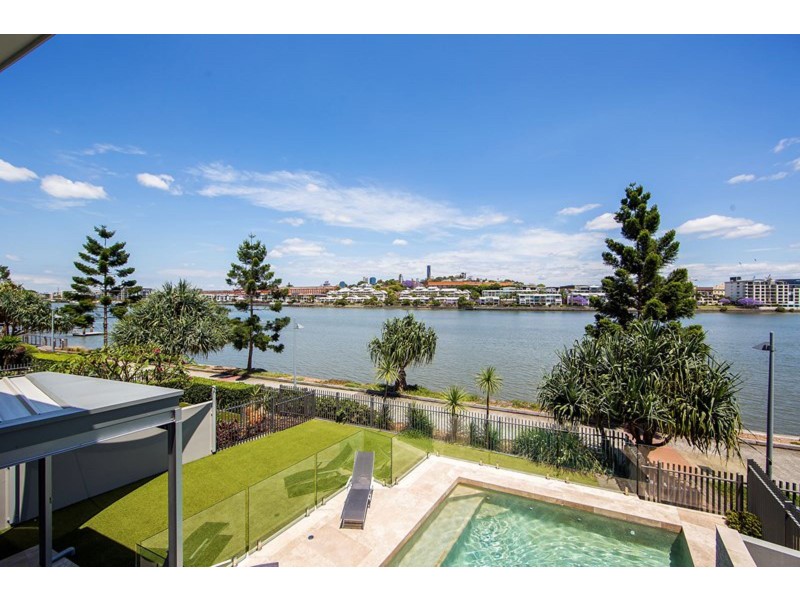 31 Waterline Cres, Bulimba QLD 4171