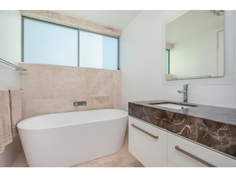 31 Waterline Cres, Bulimba QLD 4171