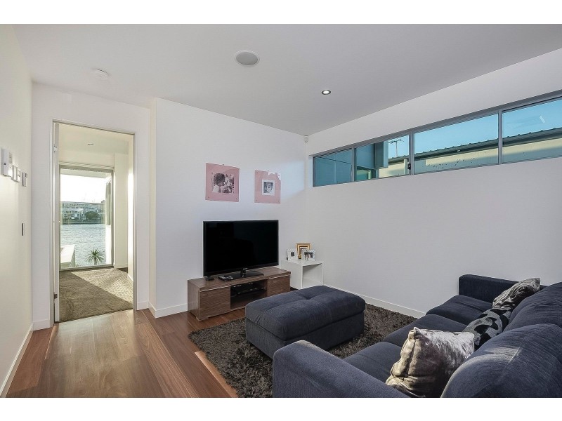 31 Waterline Cres, Bulimba QLD 4171