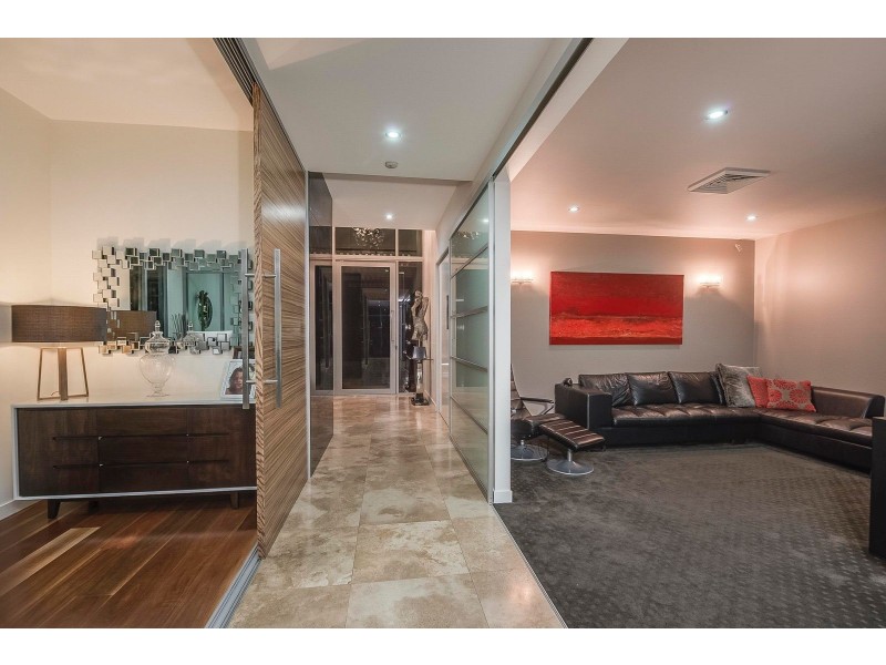 31 Waterline Cres, Bulimba QLD 4171