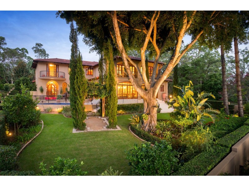 8 Emma Place, Fig Tree Pocket QLD 4069
