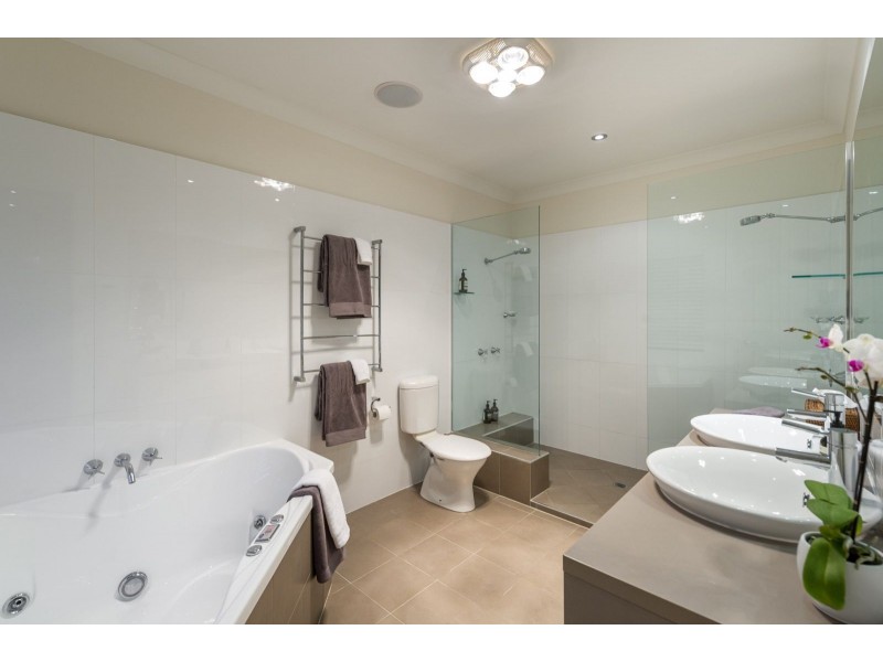 280 Sugars Road, Anstead QLD 4070