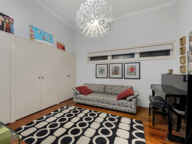 145 Laurel Avenue, Chelmer QLD 4068