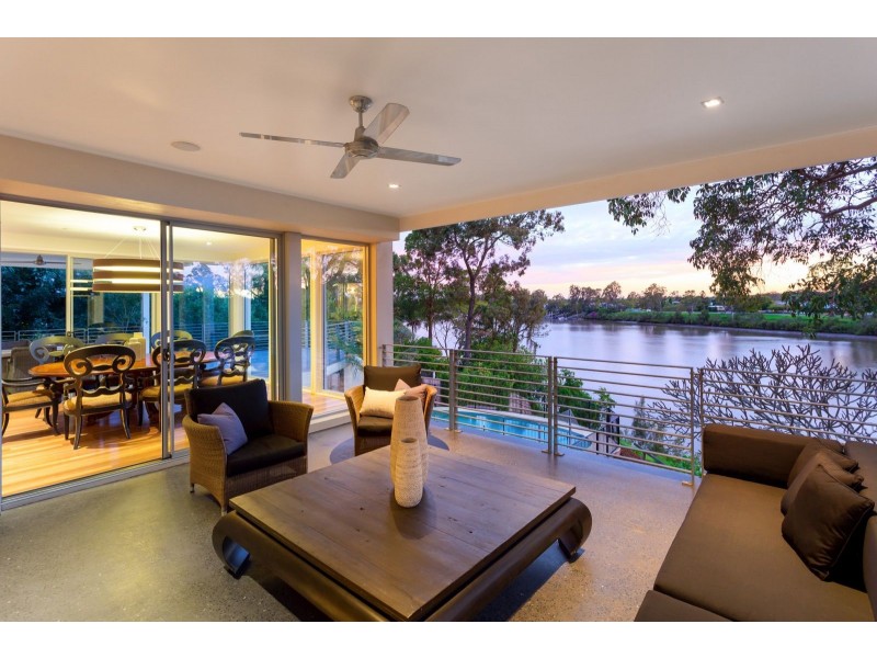 55 Ivy Street, Indooroopilly QLD 4068