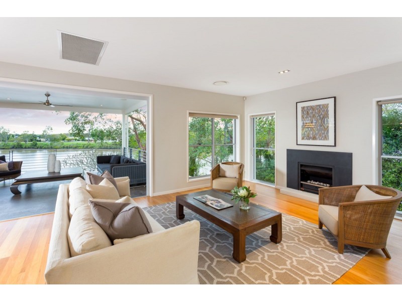 55 Ivy Street, Indooroopilly QLD 4068