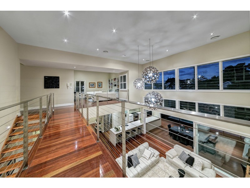 35 Marlborough St, Sherwood QLD 4075