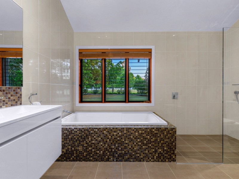 9 Ningana Street, Fig Tree Pocket QLD 4069