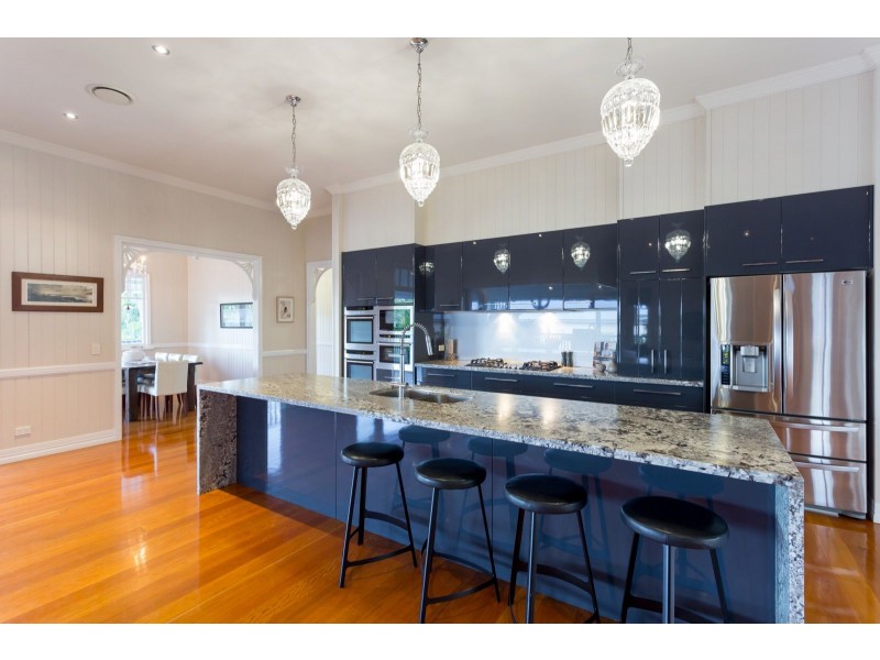 15 Neulans Road, Indooroopilly QLD 4068