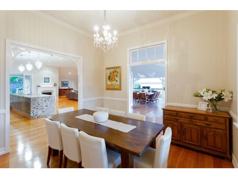 15 Neulans Road, Indooroopilly QLD 4068