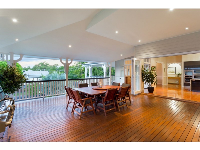 15 Neulans Road, Indooroopilly QLD 4068