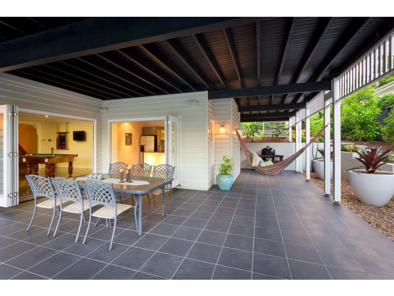 15 Neulans Road, Indooroopilly QLD 4068