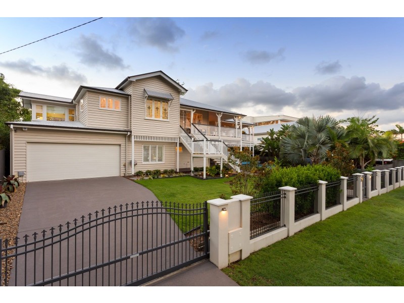 15 Neulans Road, Indooroopilly QLD 4068