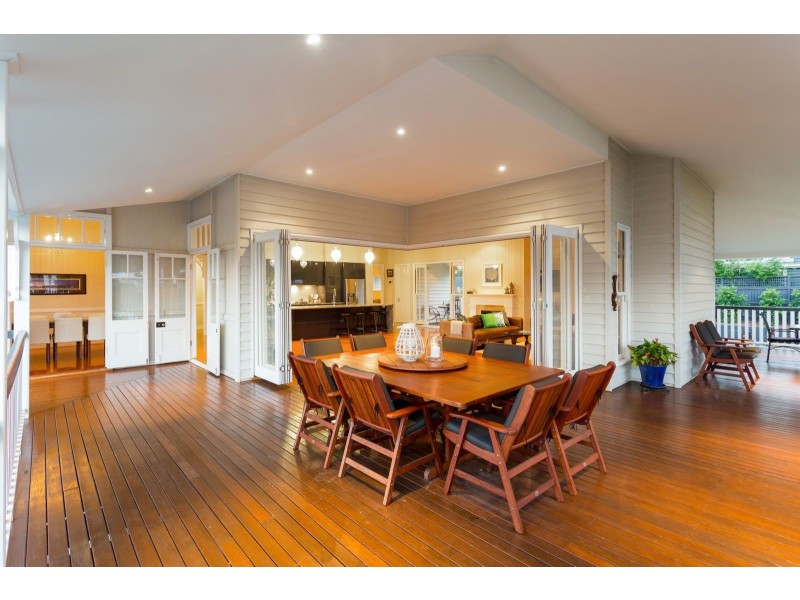 15 Neulans Road, Indooroopilly QLD 4068