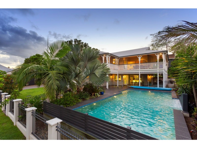 15 Neulans Road, Indooroopilly QLD 4068