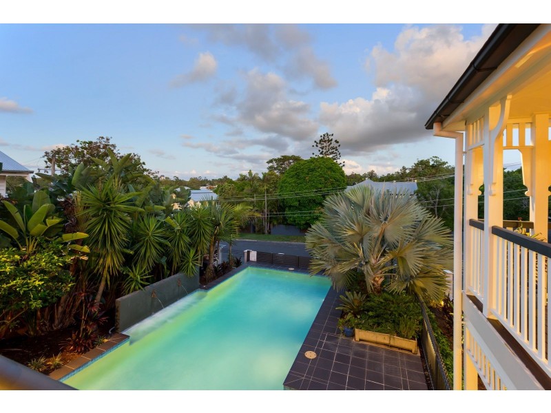 15 Neulans Road, Indooroopilly QLD 4068