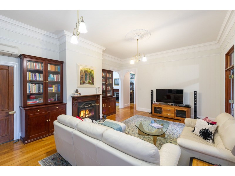 38a Scenic Road, Kenmore QLD 4069