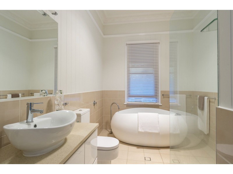 38a Scenic Road, Kenmore QLD 4069