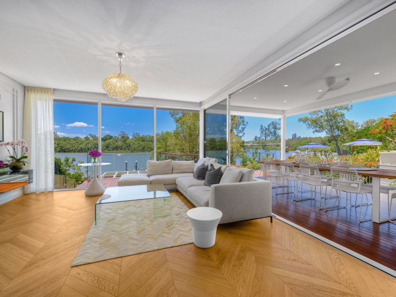 65 Brisbane Corso, Fairfield QLD 4103