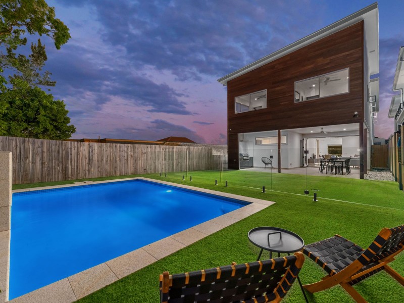 101 Lambert Road, Indooroopilly QLD 4068