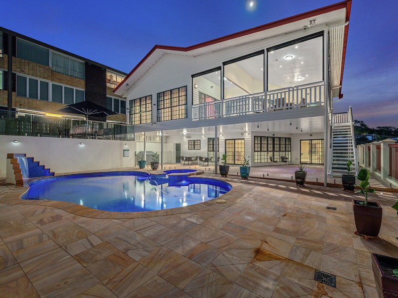 62 Crescent Road, Hamilton QLD 4007