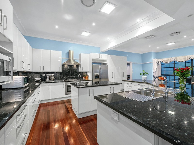 62 Crescent Road, Hamilton QLD 4007