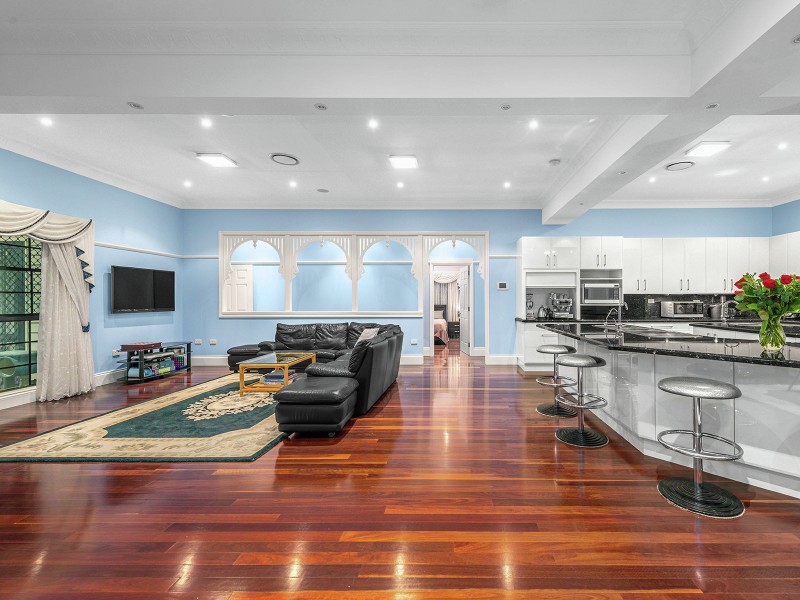 62 Crescent Road, Hamilton QLD 4007