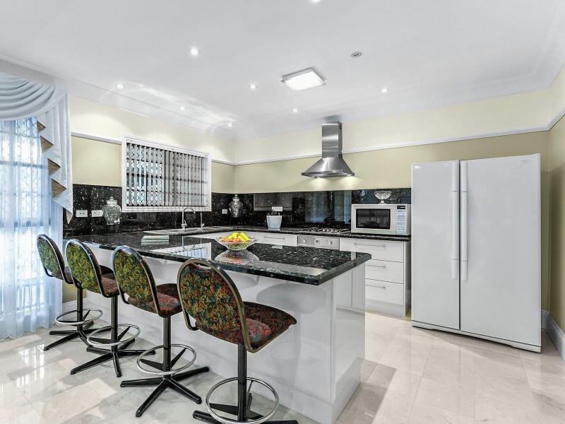 62 Crescent Road, Hamilton QLD 4007