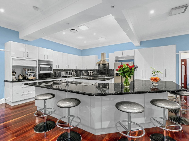 62 Crescent Road, Hamilton QLD 4007