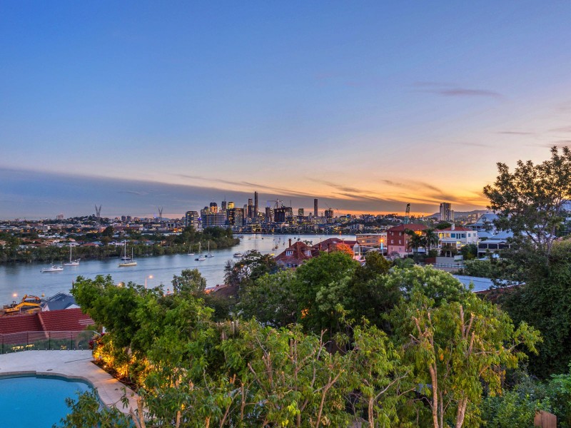 62 Crescent Road, Hamilton QLD 4007