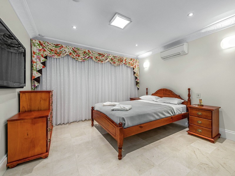 62 Crescent Road, Hamilton QLD 4007