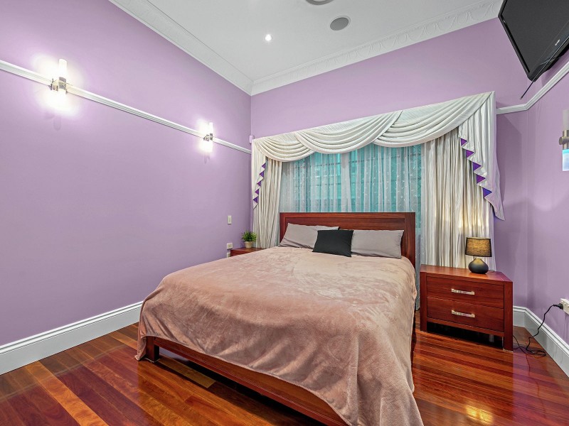 62 Crescent Road, Hamilton QLD 4007