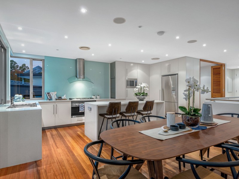 53 Castile Street, Indooroopilly QLD 4068