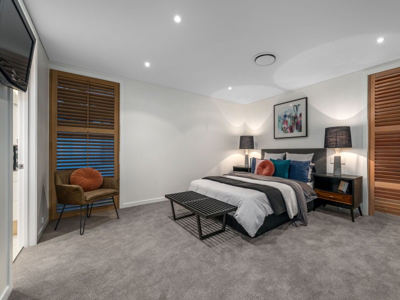 53 Castile Street, Indooroopilly QLD 4068