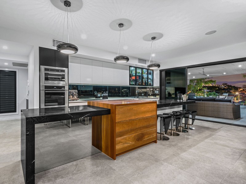 22 Procyon Street, Coorparoo QLD 4151