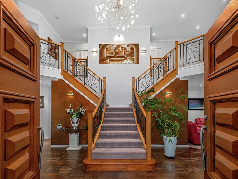 35 Edenbrooke Drive, Sinnamon Park QLD 4073