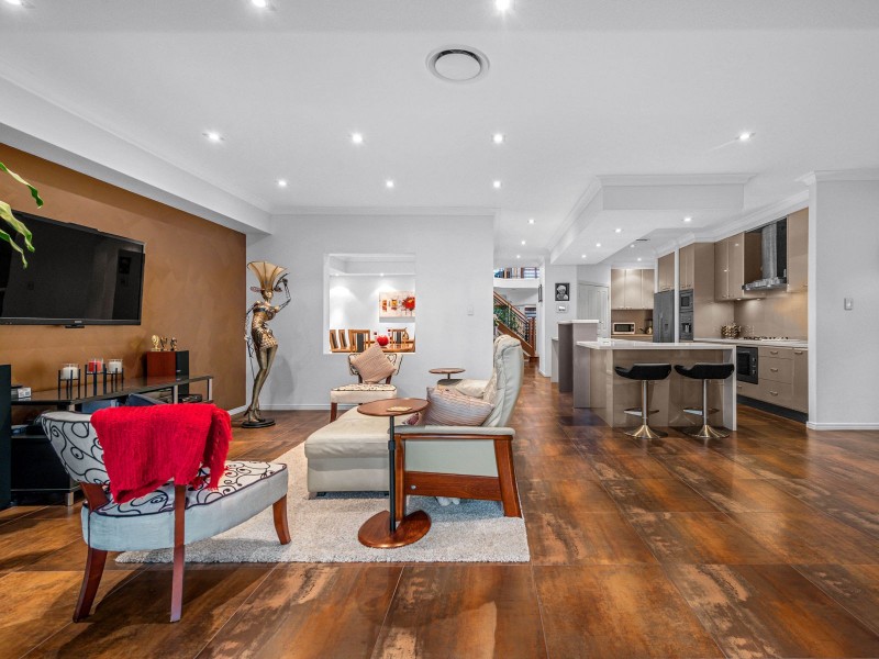 35 Edenbrooke Drive, Sinnamon Park QLD 4073