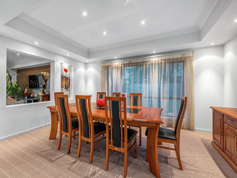 35 Edenbrooke Drive, Sinnamon Park QLD 4073