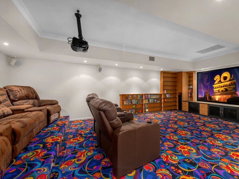 35 Edenbrooke Drive, Sinnamon Park QLD 4073