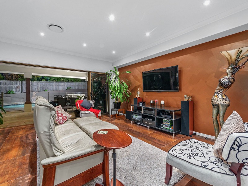 35 Edenbrooke Drive, Sinnamon Park QLD 4073