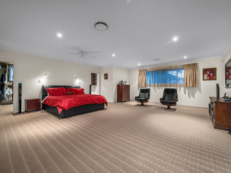 35 Edenbrooke Drive, Sinnamon Park QLD 4073