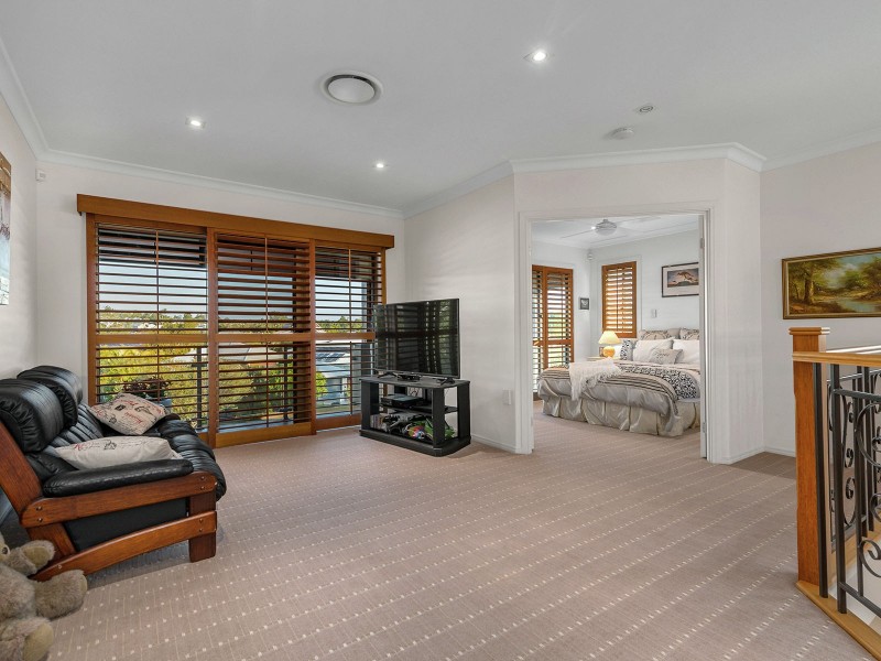 35 Edenbrooke Drive, Sinnamon Park QLD 4073