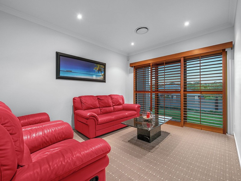 35 Edenbrooke Drive, Sinnamon Park QLD 4073