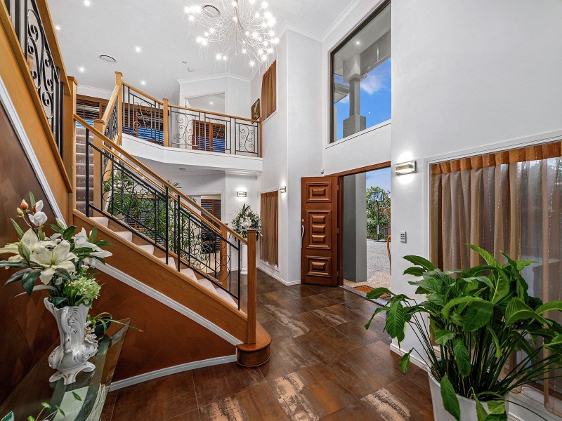 35 Edenbrooke Drive, Sinnamon Park QLD 4073